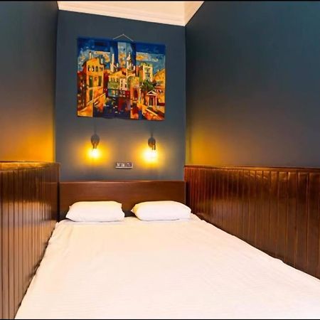 Центр На Вулиці Проспект Шевченка 12 Навпроти Макдональса З Балконом Apartment ลวีฟ ภายนอก รูปภาพ