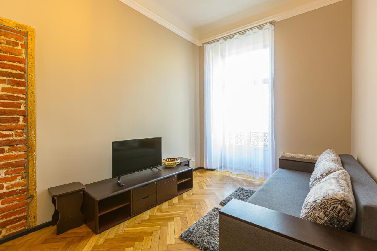 Центр На Вулиці Проспект Шевченка 12 Навпроти Макдональса З Балконом Apartment ลวีฟ ภายนอก รูปภาพ