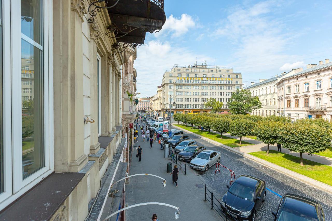 Центр На Вулиці Проспект Шевченка 12 Навпроти Макдональса З Балконом Apartment ลวีฟ ภายนอก รูปภาพ