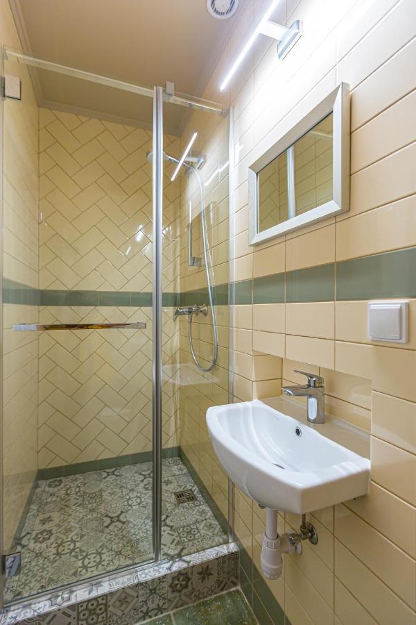 Центр На Вулиці Проспект Шевченка 12 Навпроти Макдональса З Балконом Apartment ลวีฟ ภายนอก รูปภาพ