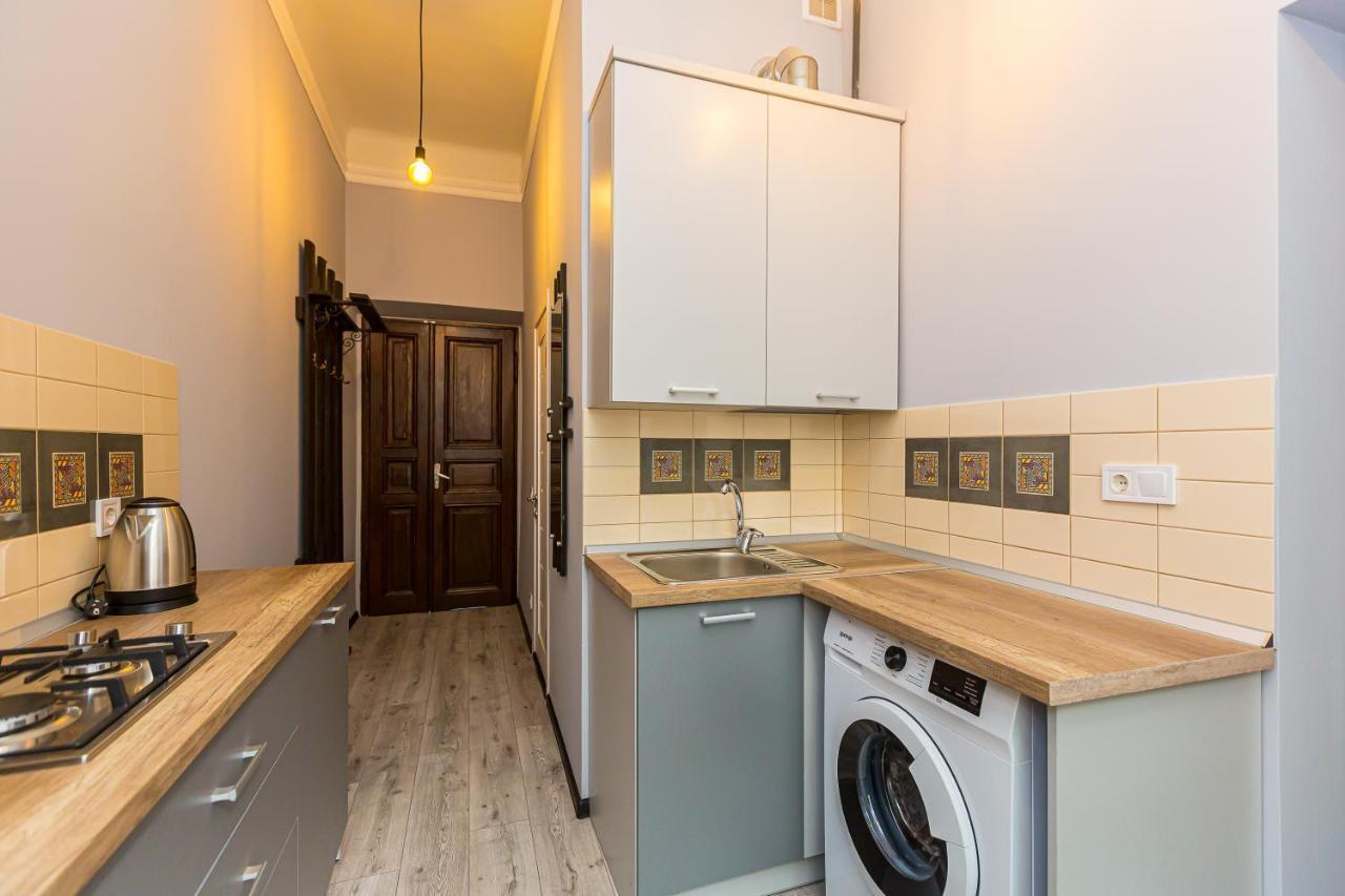 Центр На Вулиці Проспект Шевченка 12 Навпроти Макдональса З Балконом Apartment ลวีฟ ภายนอก รูปภาพ